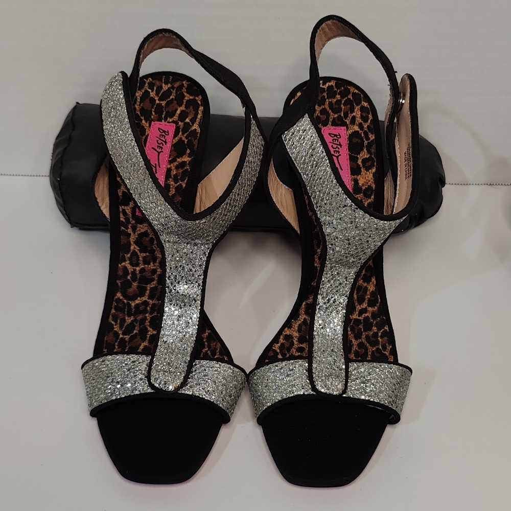 Betsey Johnson Bree Sandal Black/Animal Print Size 7.5M